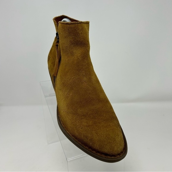 Born Camel Brown Leather Outside Zipper Ankle Boots Size 7.5 Almond Toe - Picture 3 of 16